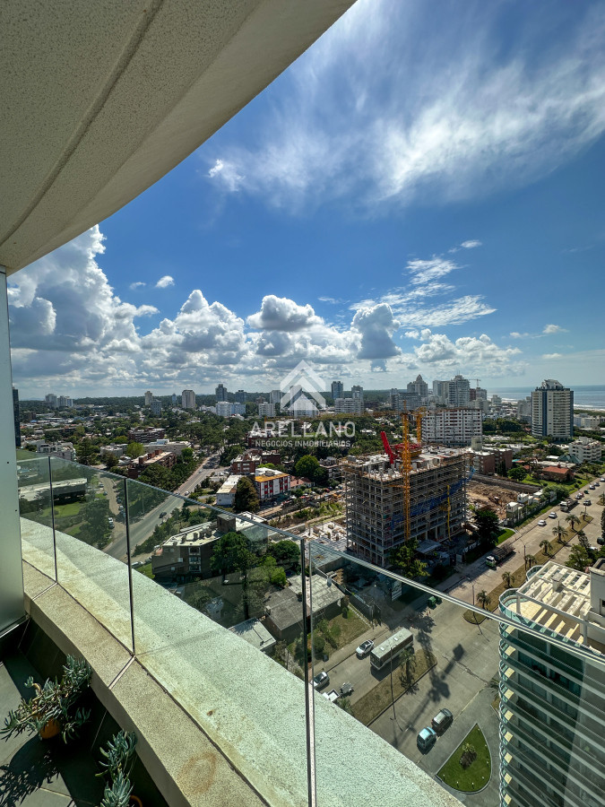 Apartamento ID.4547 - Oportunidad,Artower, piso alto con excelente vista, 1 dormitorio