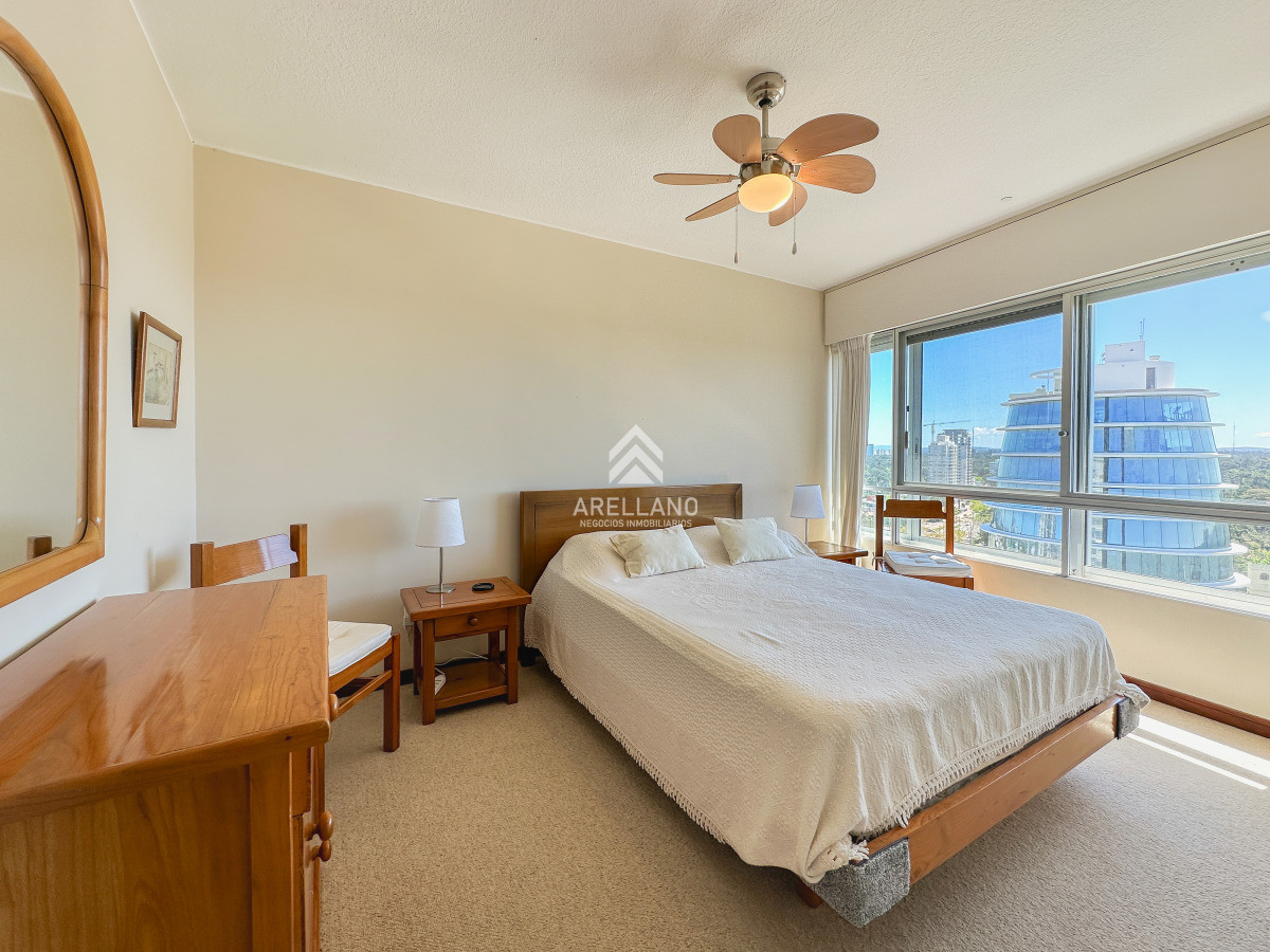 Apartamento ID.5626 - Venta Apartamento en Roosevelt, piso alto, 2 dormitorios más dependencia