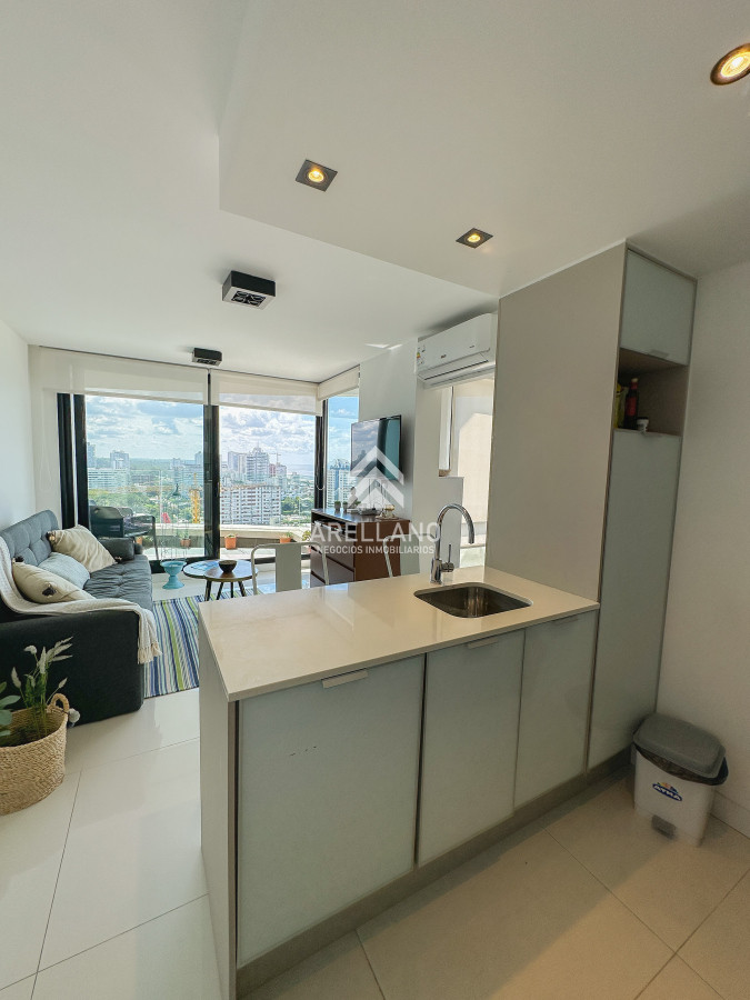 Apartamento ID.4547 - Oportunidad,Artower, piso alto con excelente vista, 1 dormitorio