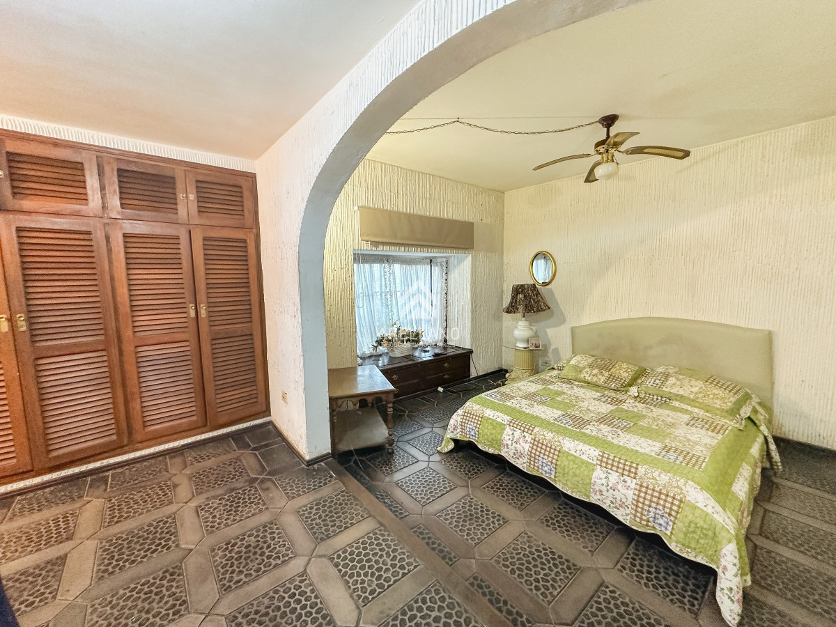 Casa ID.3697 - Hermosa casa en Lugano, 4 dormitorios más dependencia