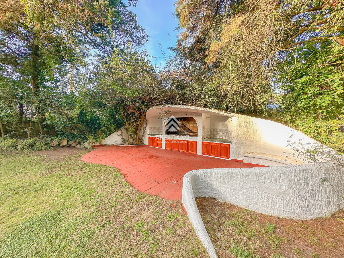 Casa ID.3697 - Hermosa casa en Lugano, 4 dormitorios más dependencia