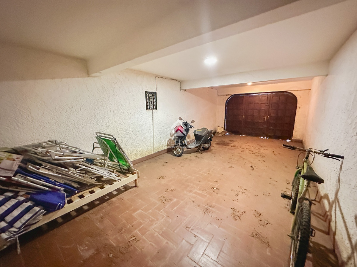 Casa ID.3697 - Hermosa casa en Lugano, 4 dormitorios más dependencia