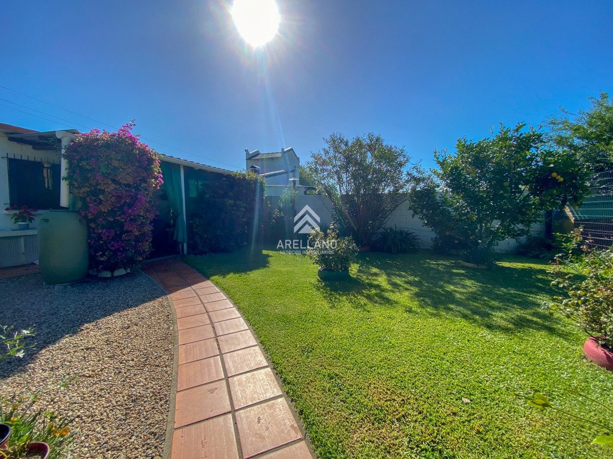Casa ID.907 - venta Casa en El Tesoro, 3 dormitorios más dependencia