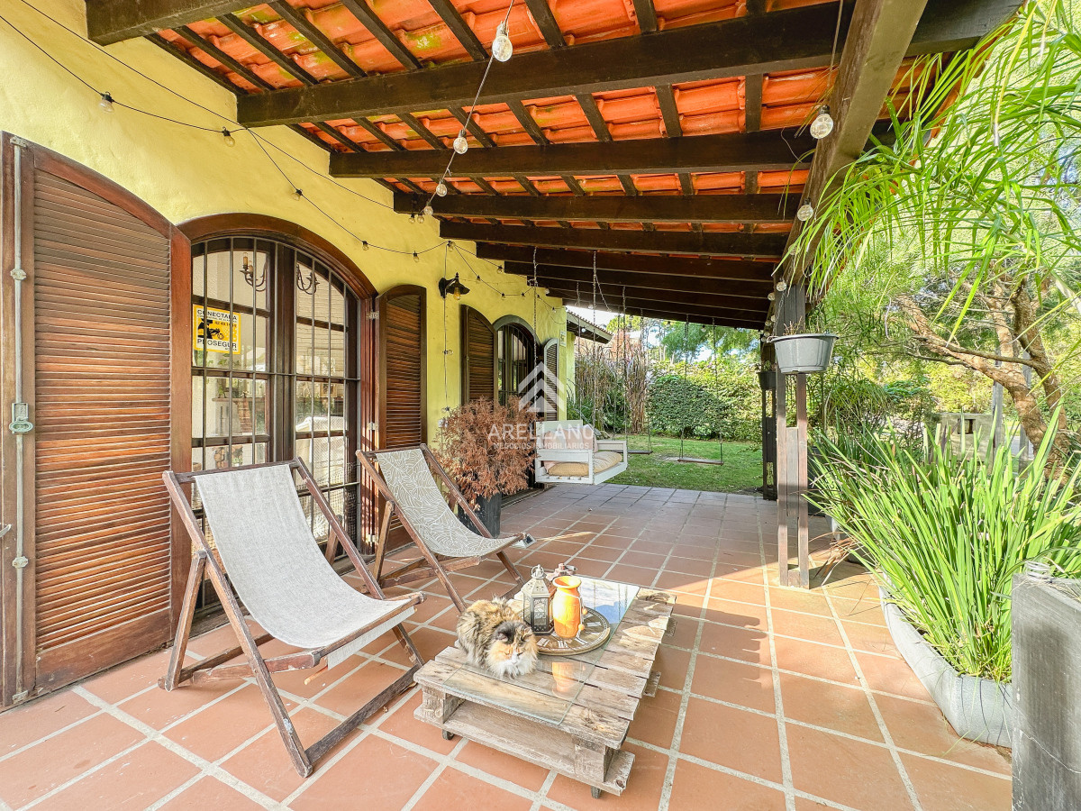 Casa ID.4667 - Casa en Pinares, 3 dormitorios más dependencia