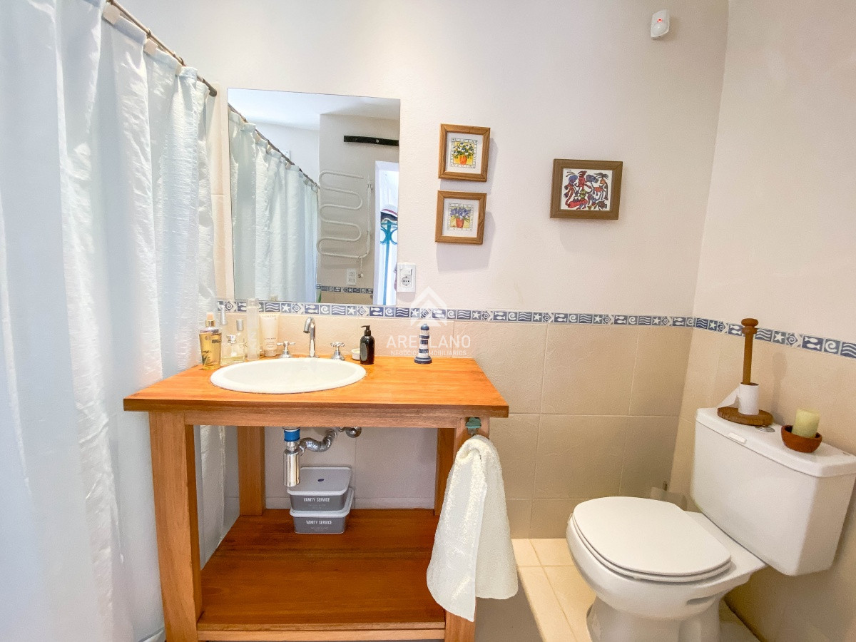 Casa ID.5474 - Venta Casa en Parque Burnett, 2 dormitorios