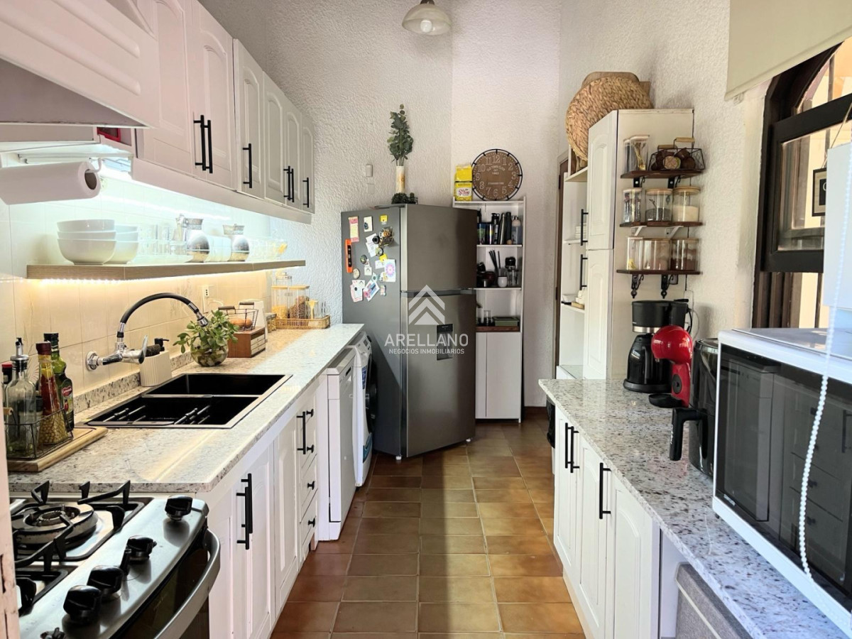 Casa ID.4667 - Casa en Pinares, 3 dormitorios más dependencia