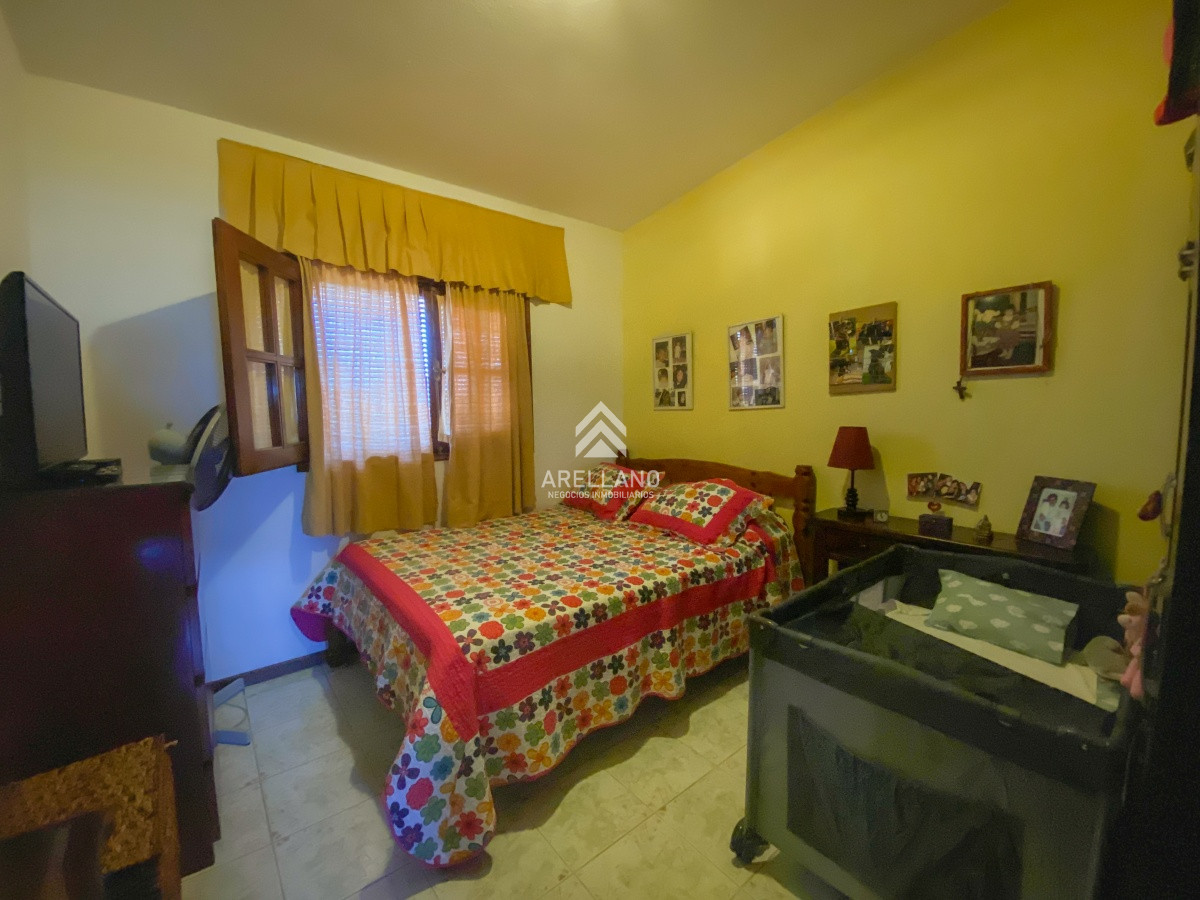Casa ID.907 - venta Casa en El Tesoro, 3 dormitorios más dependencia