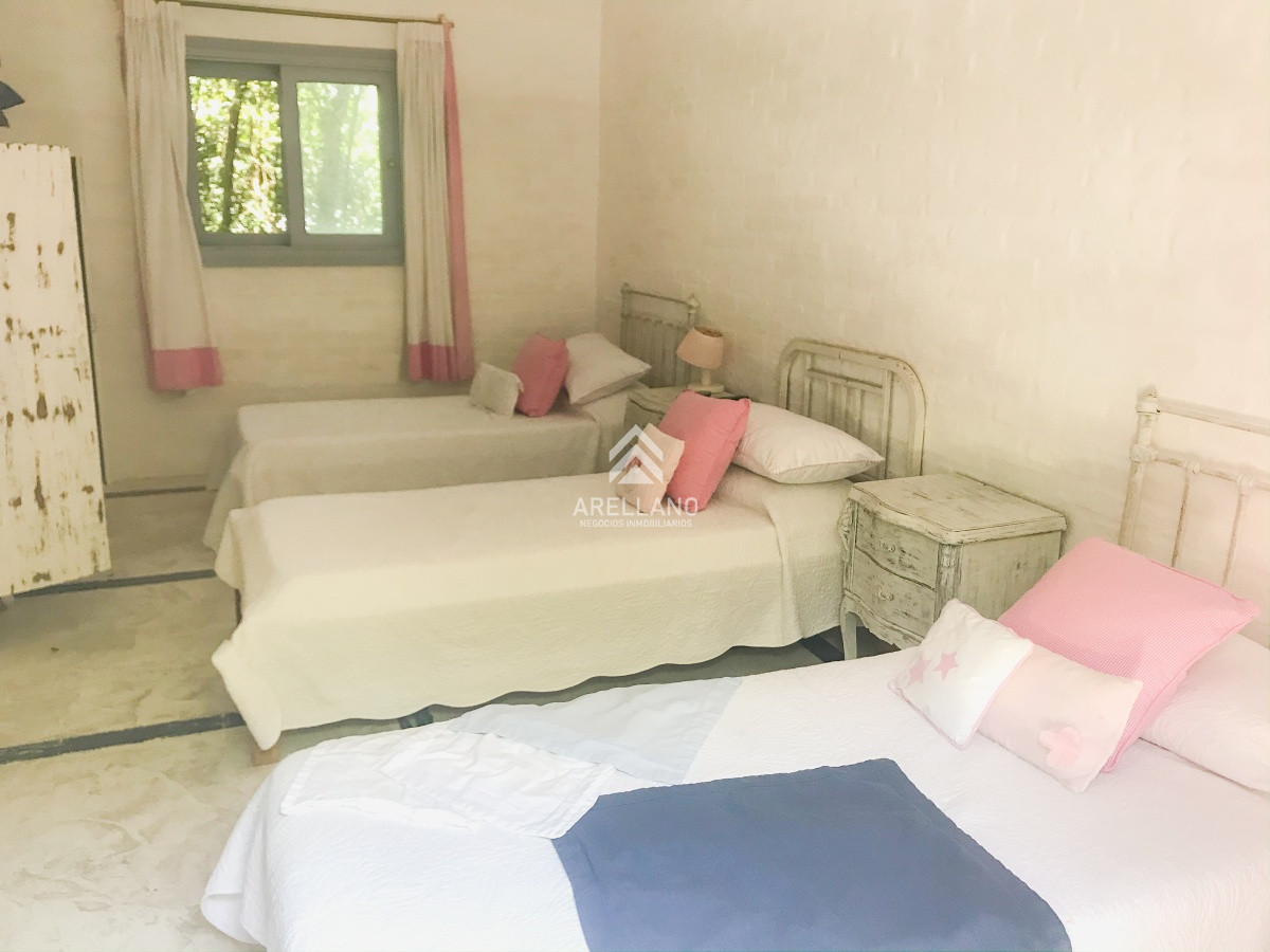 Casa ID.940 - Casa en La Barra, estilo mediterráneo