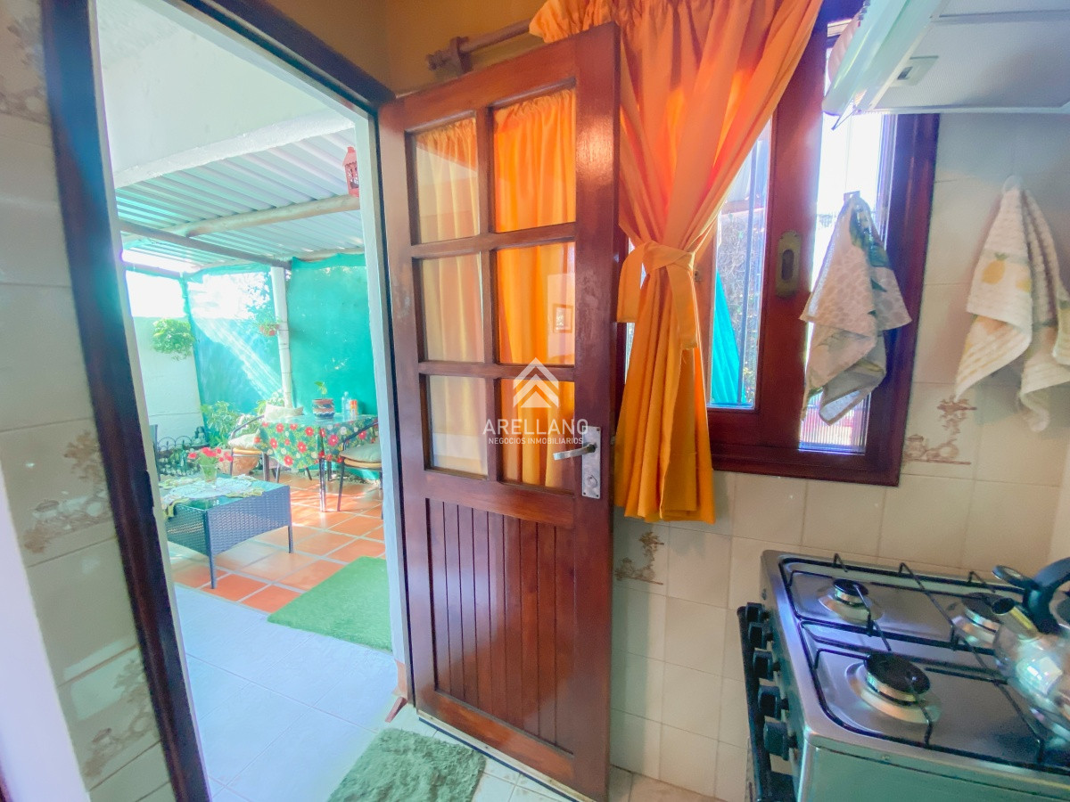 Casa ID.907 - venta Casa en El Tesoro, 3 dormitorios más dependencia