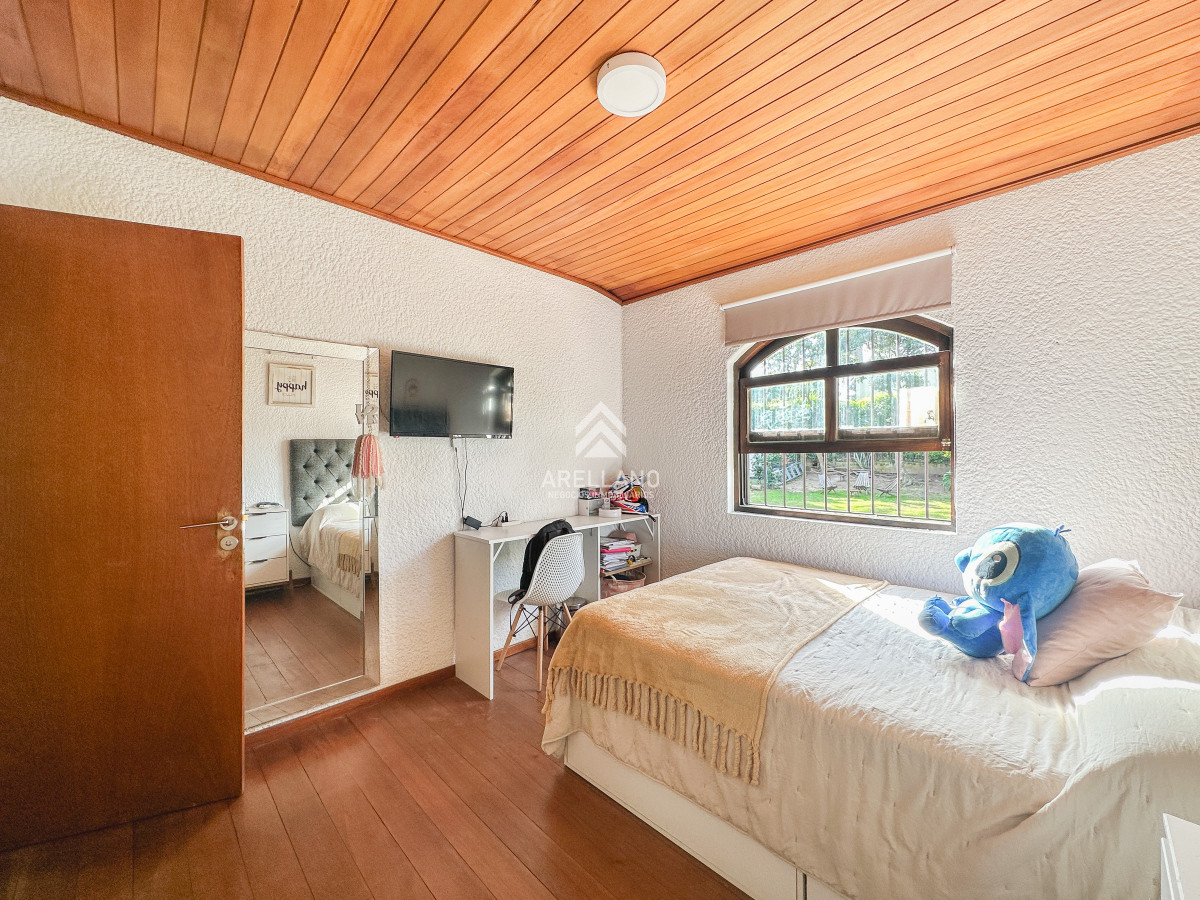 Casa ID.4667 - Casa en Pinares, 3 dormitorios más dependencia