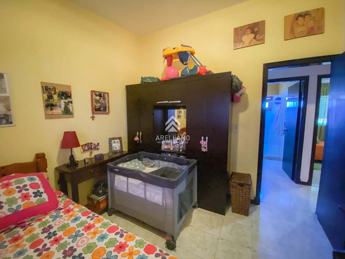 Casa ID.907 - venta Casa en El Tesoro, 3 dormitorios más dependencia