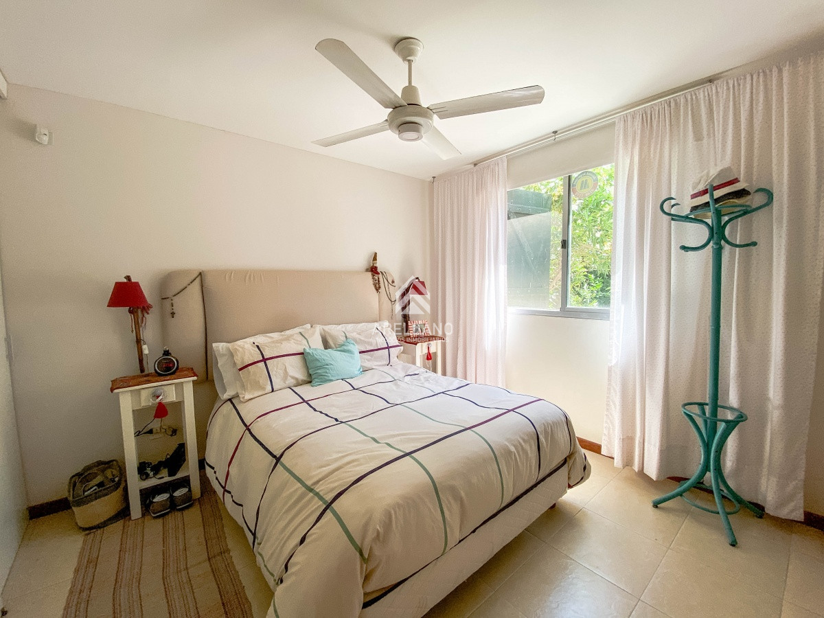 Casa ID.5474 - Venta Casa en Parque Burnett, 2 dormitorios