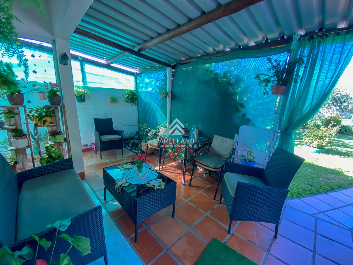 Casa ID.907 - venta Casa en El Tesoro, 3 dormitorios más dependencia