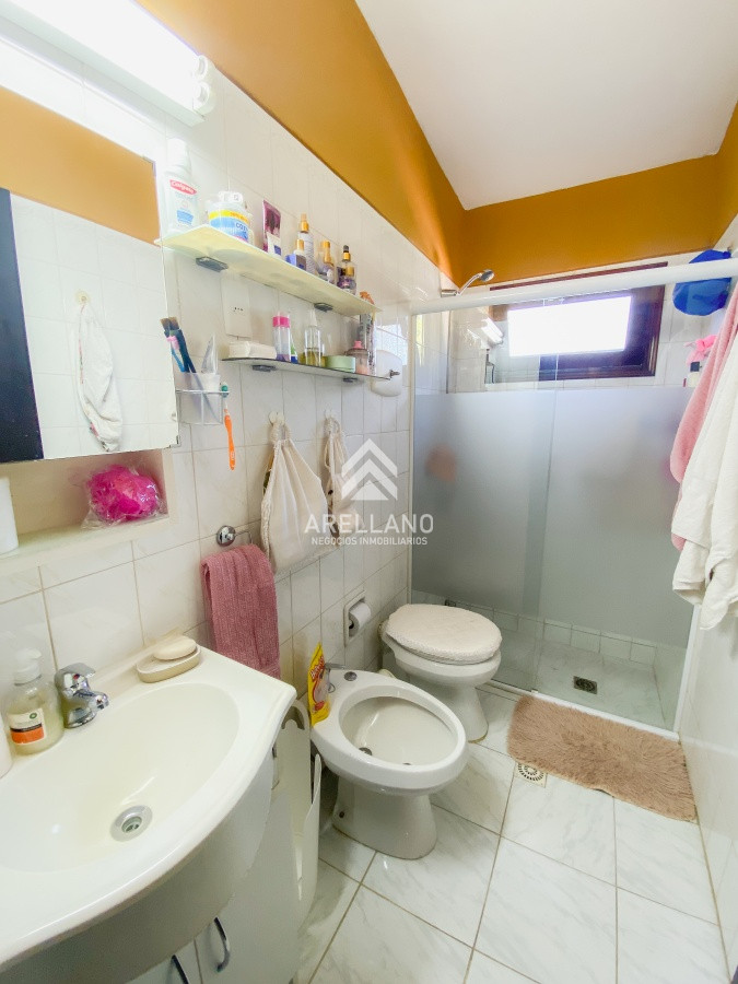 Casa ID.907 - venta Casa en El Tesoro, 3 dormitorios más dependencia