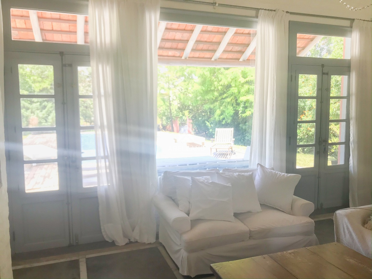 Casa ID.940 - Casa en La Barra, estilo mediterráneo