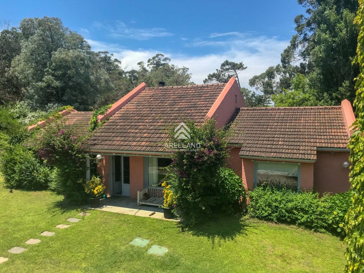 Casa ID.940 - Casa en La Barra, estilo mediterráneo