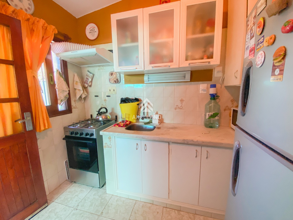 Casa ID.907 - venta Casa en El Tesoro, 3 dormitorios más dependencia