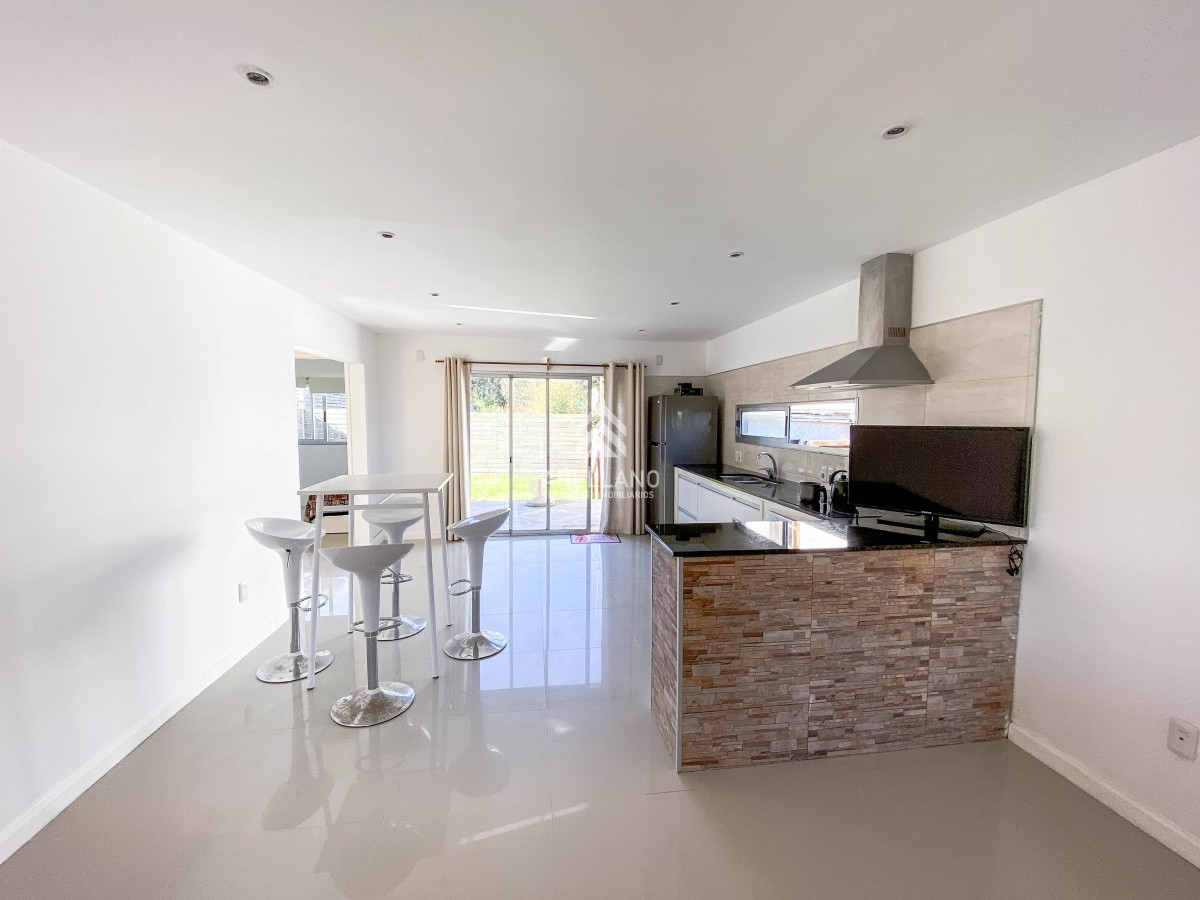 Casa ID.5764 - Venta Casa moderna en Balneario Buenos Aires