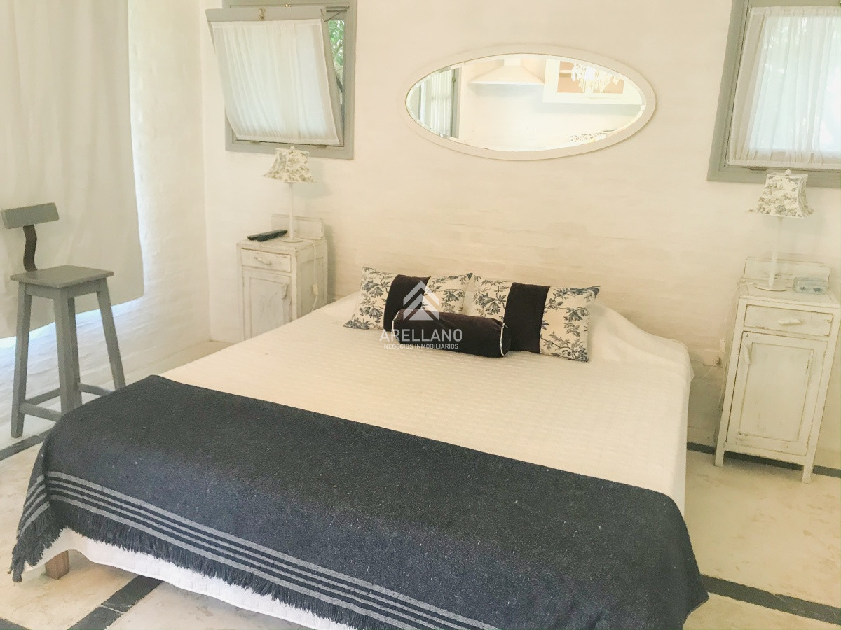 Casa ID.940 - Casa en La Barra, estilo mediterráneo