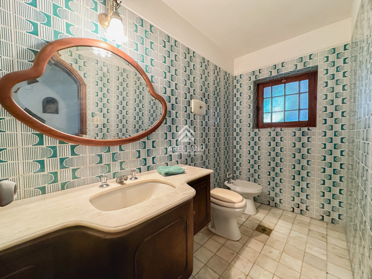 Casa ID.3697 - Hermosa casa en Lugano, 4 dormitorios más dependencia
