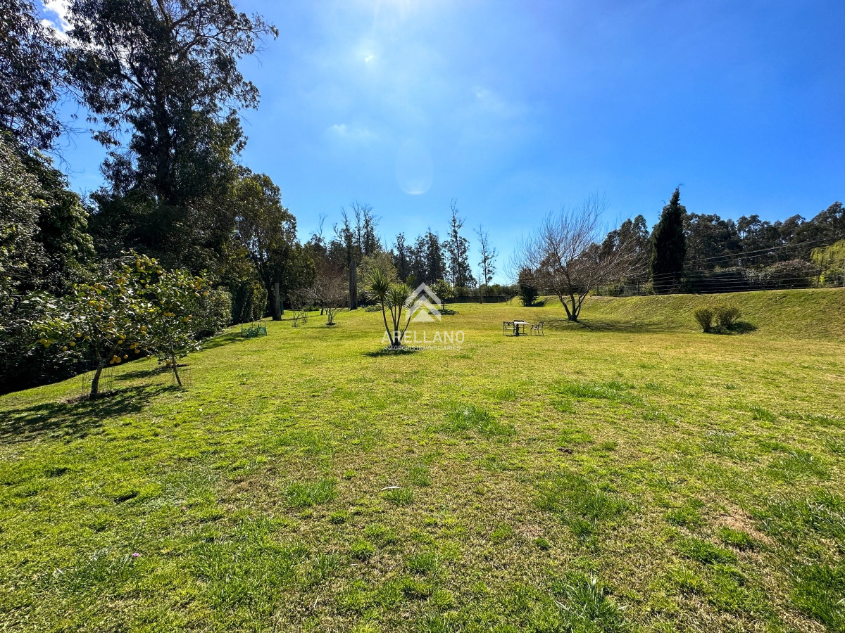 Casa ID.2519 - Venta Residencia en Rincón del Indio, 5 dormitorios más dependencia