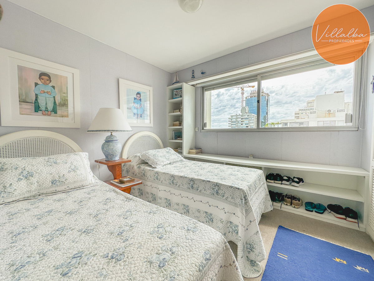 Apartamento ID.3456 - Apartamento en Península, piso alto con vista al Puerto, 4 dormitorios