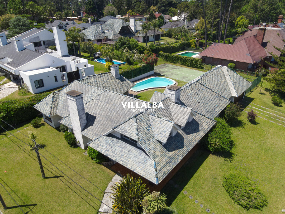 Casa ID.3320 - Casa en Mansa, 3 dormitorios y servicio