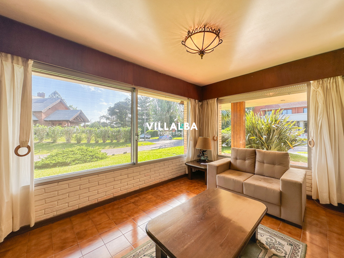 Casa ID.3320 - Casa en Mansa, 3 dormitorios y servicio