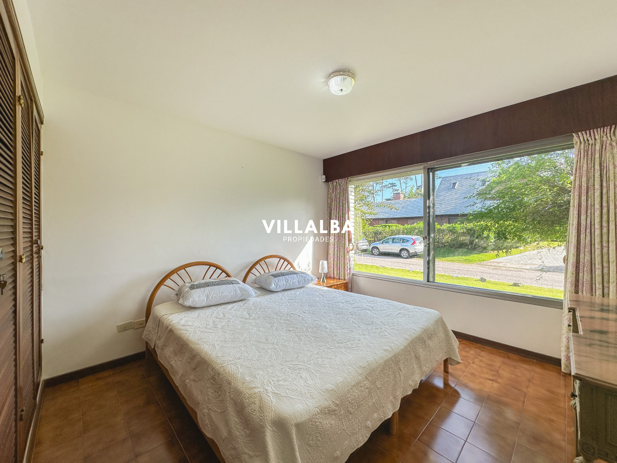 Casa ID.3320 - Casa en Mansa, 3 dormitorios y servicio