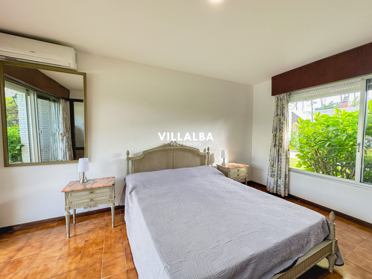 Casa ID.3320 - Casa en Mansa, 3 dormitorios y servicio