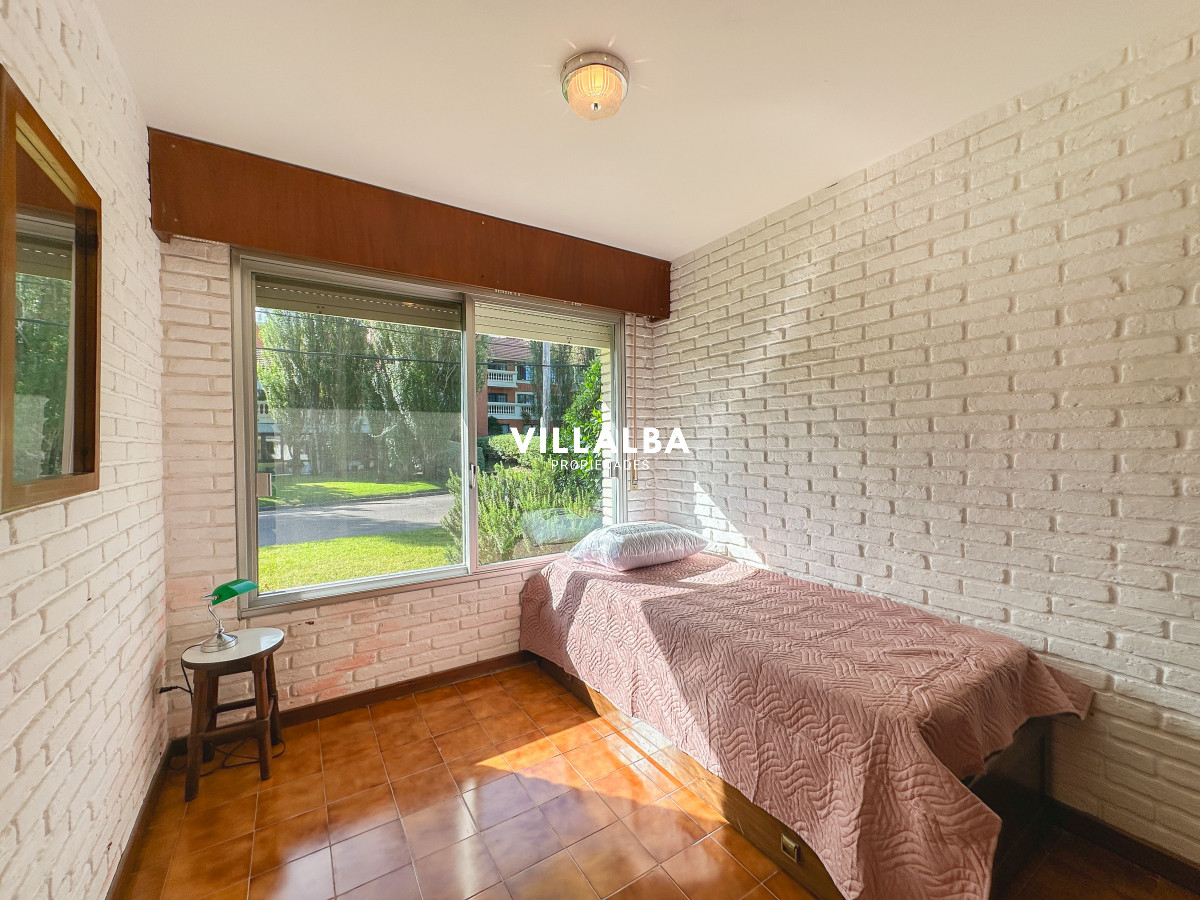 Casa ID.3320 - Casa en Mansa, 3 dormitorios y servicio