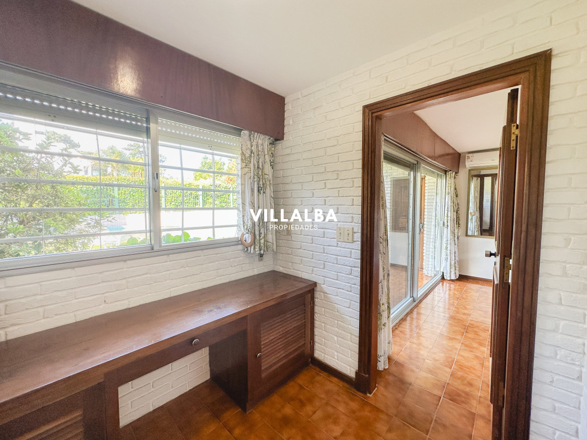 Casa ID.3320 - Casa en Mansa, 3 dormitorios y servicio