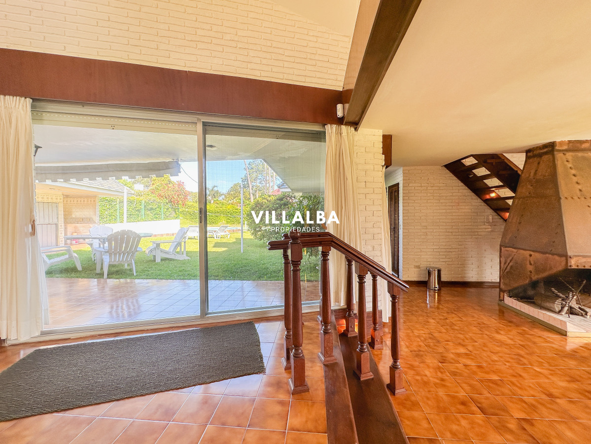 Casa ID.3320 - Casa en Mansa, 3 dormitorios y servicio