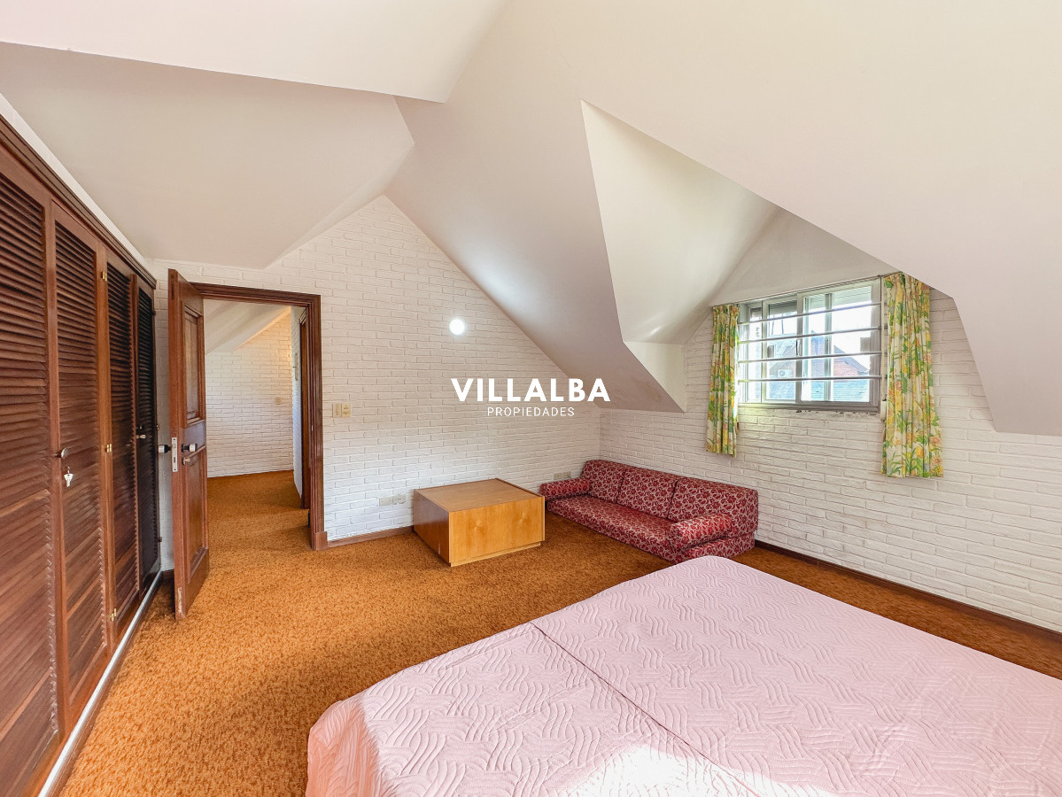 Casa ID.3320 - Casa en Mansa, 3 dormitorios y servicio