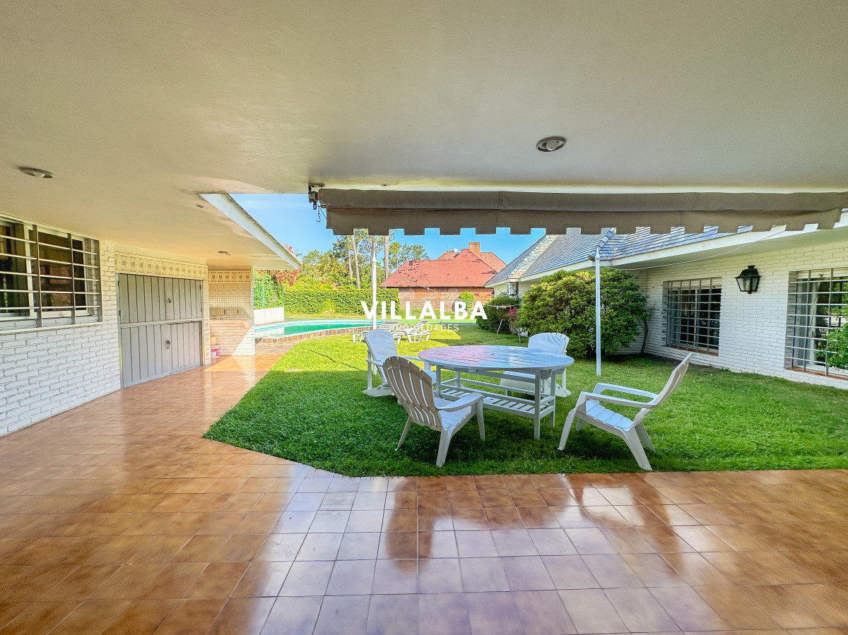 Casa ID.3320 - Casa en Mansa, 3 dormitorios y servicio