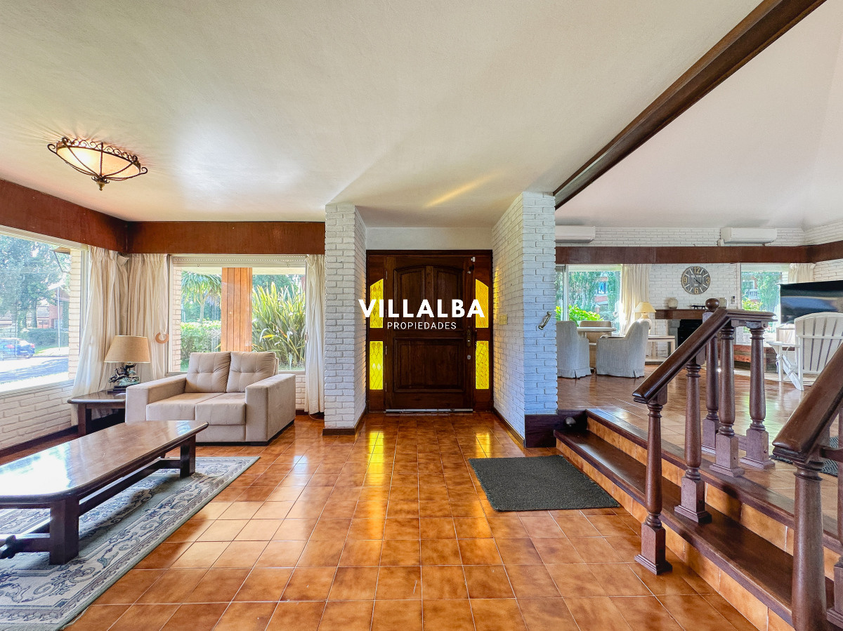 Casa ID.3320 - Casa en Mansa, 3 dormitorios y servicio