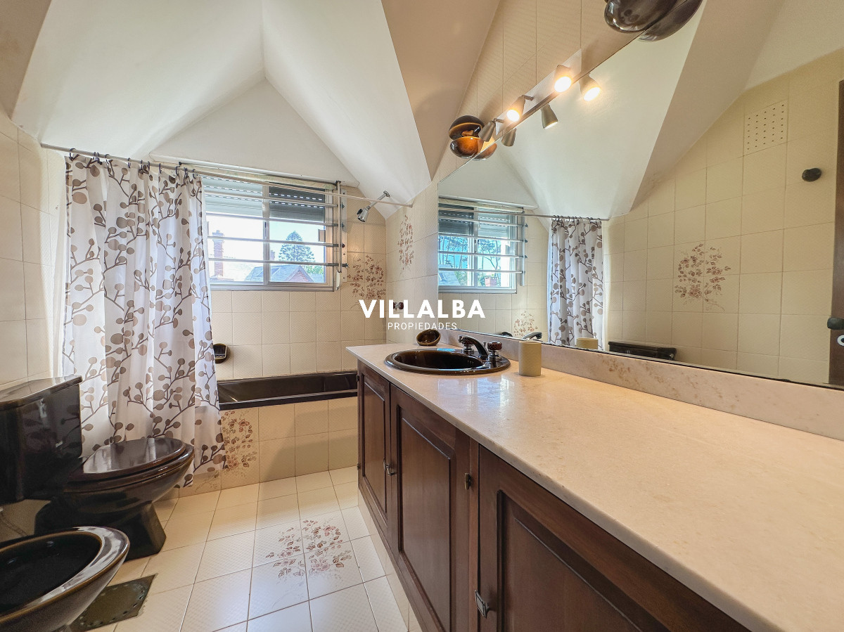 Casa ID.3320 - Casa en Mansa, 3 dormitorios y servicio