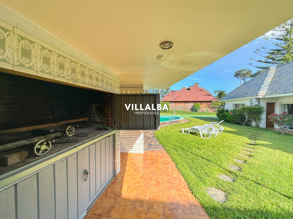 Casa ID.3320 - Casa en Mansa, 3 dormitorios y servicio