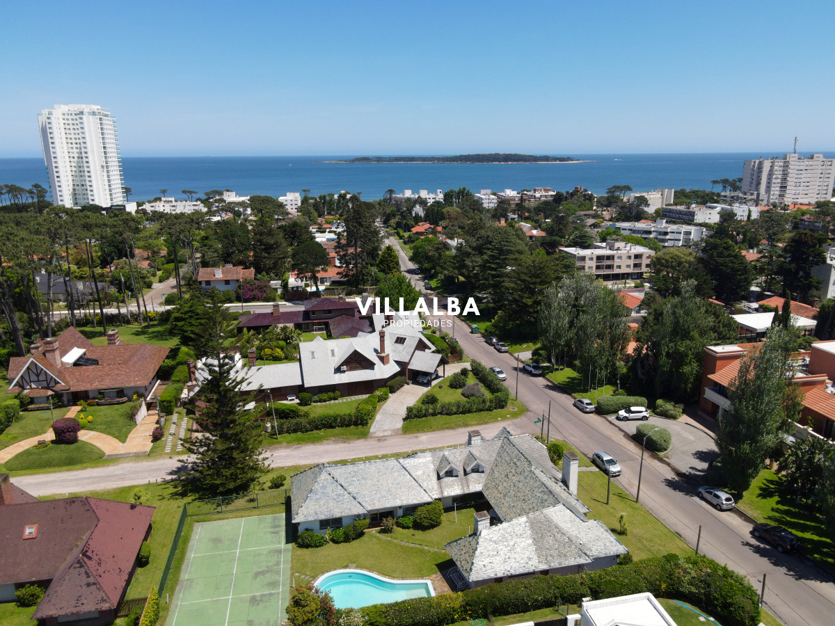 Casa ID.3320 - Casa en Mansa, 3 dormitorios y servicio