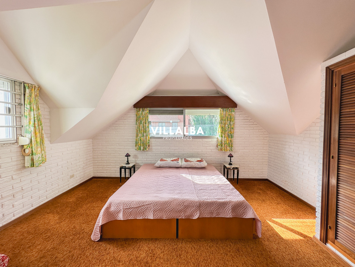 Casa ID.3320 - Casa en Mansa, 3 dormitorios y servicio