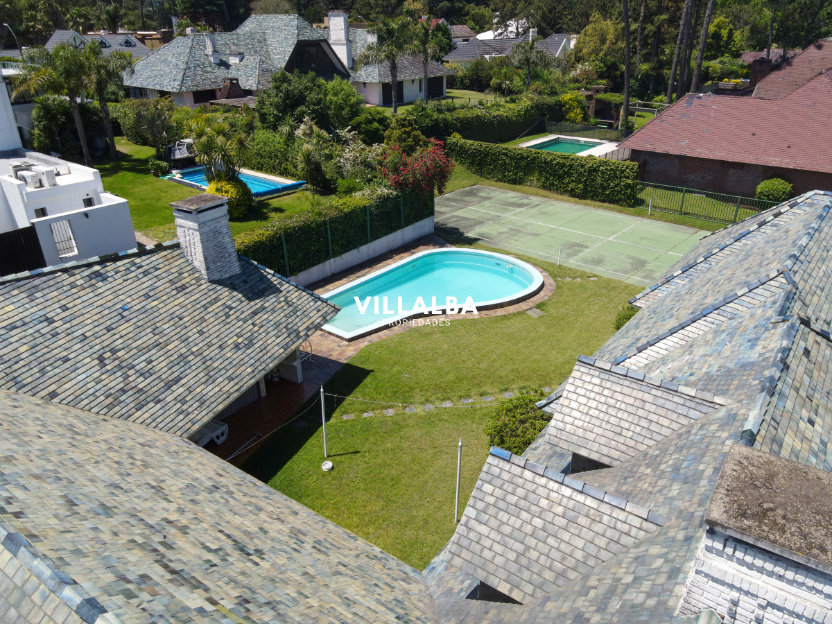 Casa ID.3320 - Casa en Mansa, 3 dormitorios y servicio