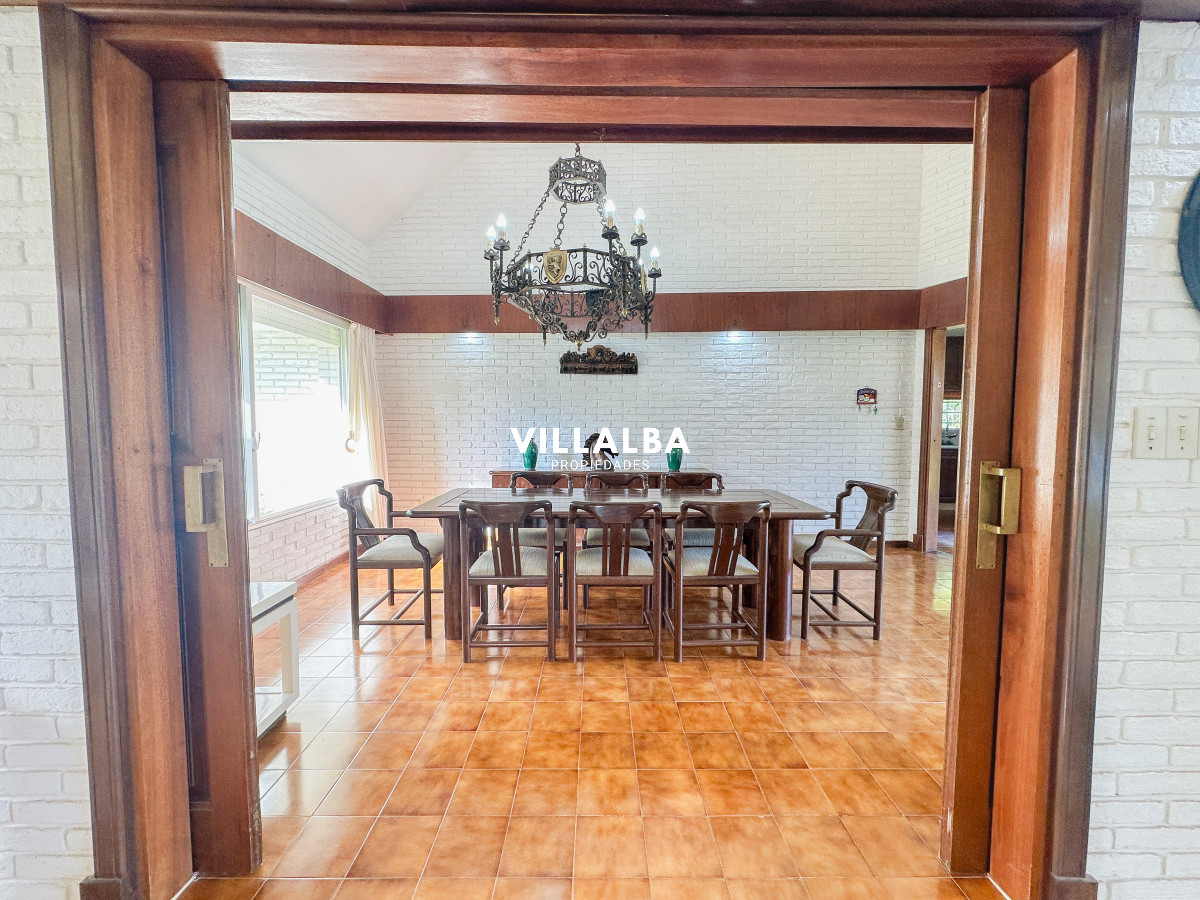 Casa ID.3320 - Casa en Mansa, 3 dormitorios y servicio