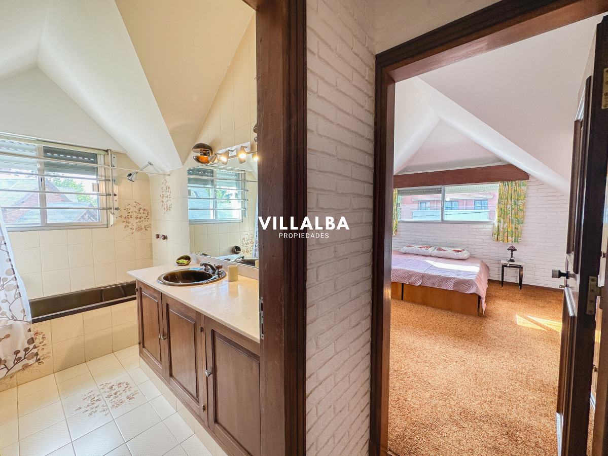 Casa ID.3320 - Casa en Mansa, 3 dormitorios y servicio