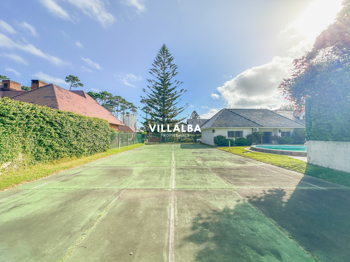 Casa ID.3320 - Casa en Mansa, 3 dormitorios y servicio