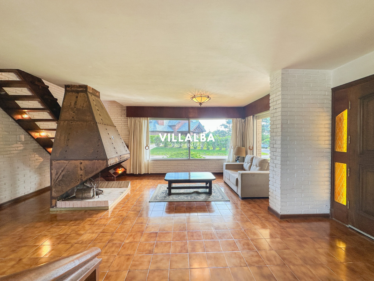 Casa ID.3320 - Casa en Mansa, 3 dormitorios y servicio