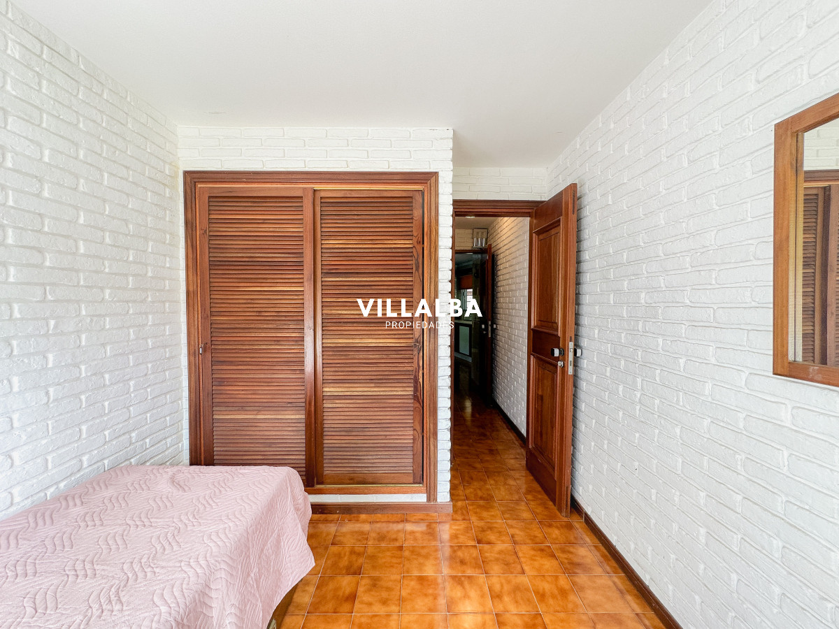 Casa ID.3320 - Casa en Mansa, 3 dormitorios y servicio