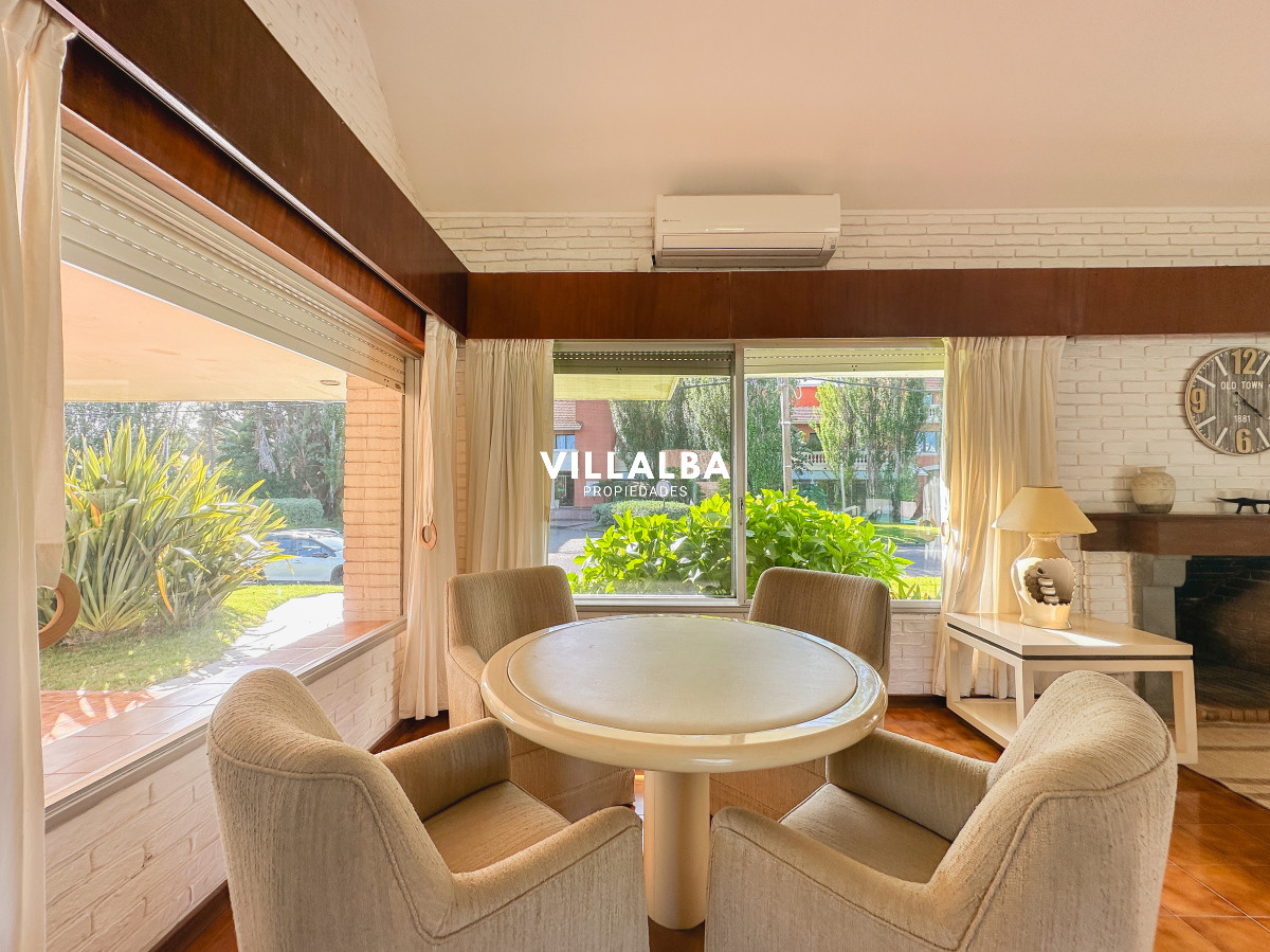 Casa ID.3320 - Casa en Mansa, 3 dormitorios y servicio