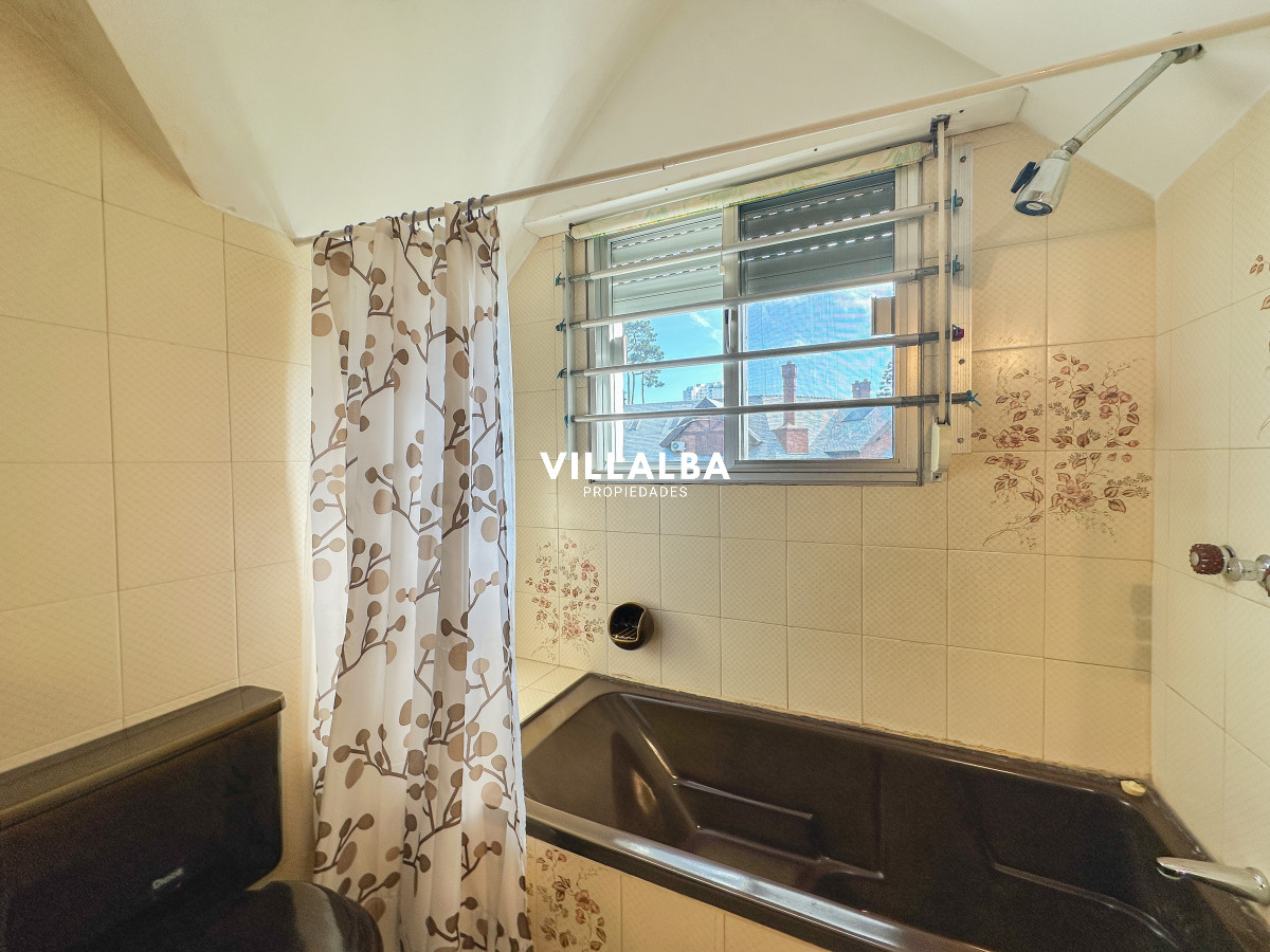 Casa ID.3320 - Casa en Mansa, 3 dormitorios y servicio