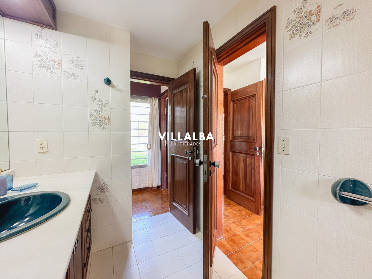 Casa ID.3320 - Casa en Mansa, 3 dormitorios y servicio