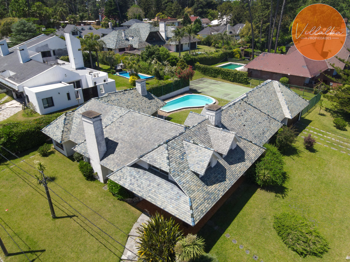 Casa ID.3320 - Casa en Mansa, 3 dormitorios y servicio